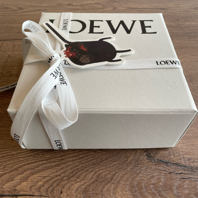 LOEWE(ロエベ)の【お値下げ】【新品】LOEWE カルシファーチャーム　ハウルの動く城 レディースのアクセサリー(チャーム)の商品写真