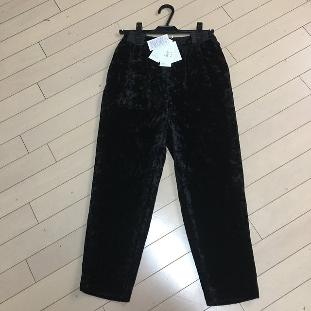 新品!ルシェルブルー 黒 パンツ サイズ 34 LE CIEL BLEU ベルトリラックステーパードパンツ 34サイズ 白