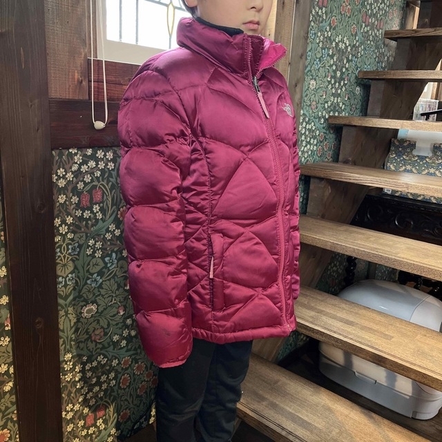 THE NORTH FACE(ザノースフェイス)の一点物　The north face ダウンジャケット KIDS US古着 キッズ/ベビー/マタニティのキッズ服女の子用(90cm~)(ジャケット/上着)の商品写真