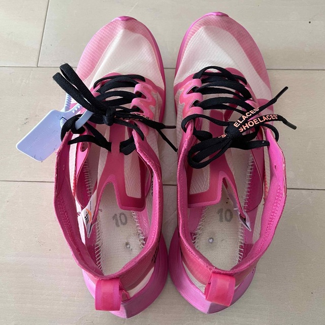 NIKE(ナイキ)のNIKE ×off-white zoom fly pink メンズの靴/シューズ(スニーカー)の商品写真