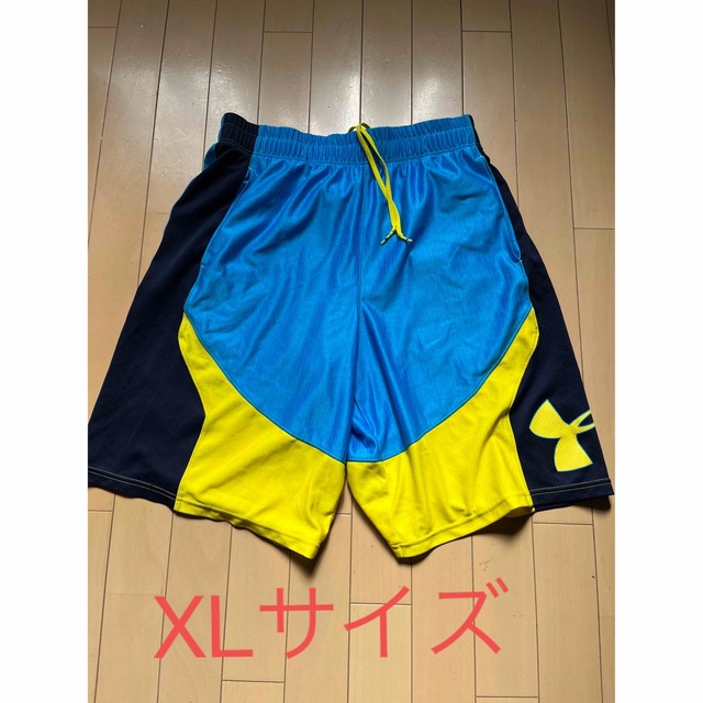 UNDER ARMOUR(アンダーアーマー)のUNDER ARMOR ショートパンツ ブルーイエロー XL スポーツ/アウトドアのトレーニング/エクササイズ(トレーニング用品)の商品写真