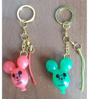 ディズニー(Disney)のTDR ディズニー バルーン キーチェーン   レッド グリーン(キャラクターグッズ)