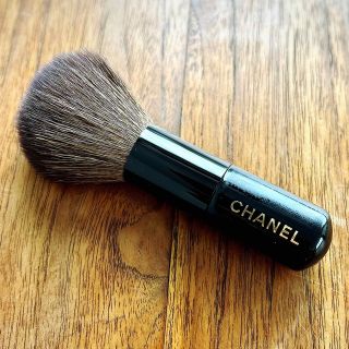 シャネル(CHANEL)の【国内正規品】CHANEL メイクブラシ パウダーブラシ(チーク/フェイスブラシ)