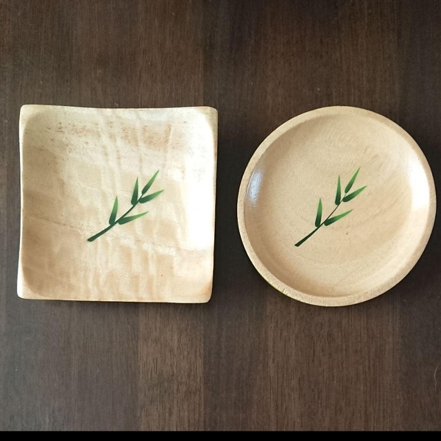 アジアン雑貨 木のお皿 2枚セット インテリア/住まい/日用品のキッチン/食器(食器)の商品写真