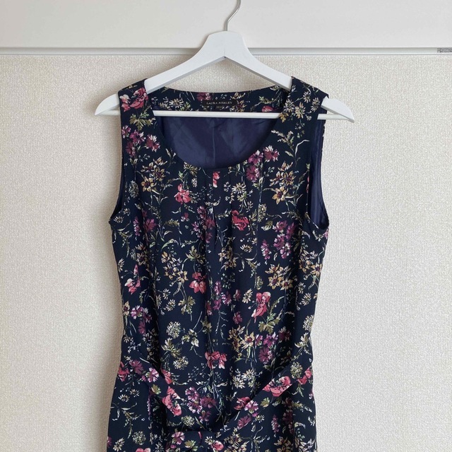 LAURA ASHLEY(ローラアシュレイ)のワンピース　11size レディースのワンピース(ひざ丈ワンピース)の商品写真