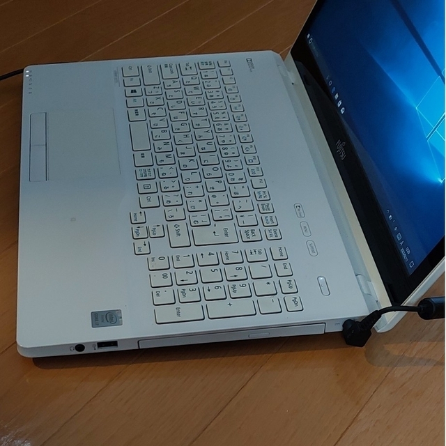 富士通(フジツウ)の【中古】富士通 LIFEBOOK AH77/U i7-4722HQ SSD改装 スマホ/家電/カメラのPC/タブレット(ノートPC)の商品写真