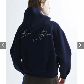 ランバンオンブルー(LANVIN en Bleu)の美品★ランバンオンブルー エンブロイダリーバックロゴパーカー 38(トレーナー/スウェット)