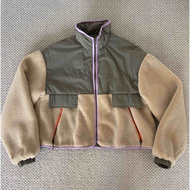 ZARA(ザラ)のザラ ボアジャケット レディースのジャケット/アウター(ブルゾン)の商品写真
