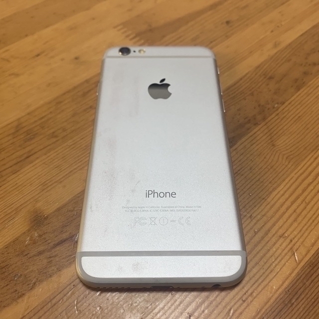 iPhone(アイフォーン)の価格改定　apple iphone 6  キャリア　docomo スマホ/家電/カメラのスマートフォン/携帯電話(スマートフォン本体)の商品写真