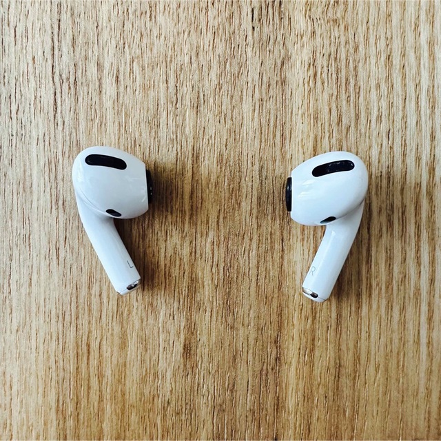 Apple(アップル)の【美品】Apple AirPods Pro MWP22J/A  エアポッズ プロ スマホ/家電/カメラのオーディオ機器(ヘッドフォン/イヤフォン)の商品写真