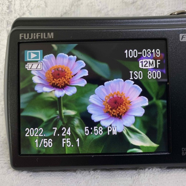 富士フイルム(フジフイルム)のFUJIFILM Finepix F100fd コンパクトデジカメ スマホ/家電/カメラのカメラ(コンパクトデジタルカメラ)の商品写真