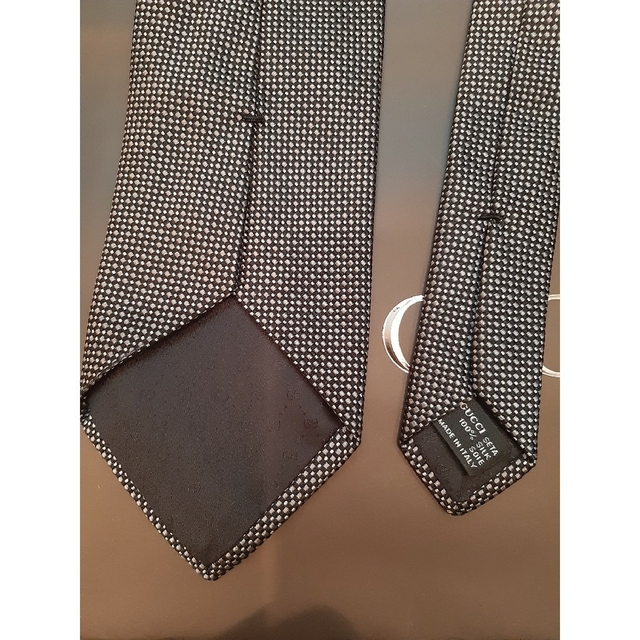 Gucci(グッチ)の【美品】グッチ GUCCI ネクタイ シルク100% イタリア製 グレードット メンズのファッション小物(ネクタイ)の商品写真