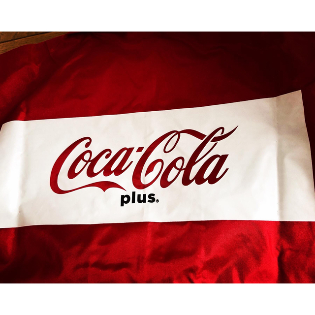 コカ・コーラ(コカコーラ)の【新品】コカコーラ　プラス　イベント用　ブルゾン メンズのジャケット/アウター(ブルゾン)の商品写真