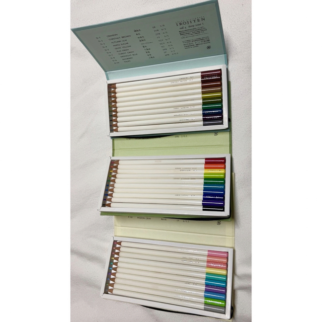トンボ鉛筆(トンボエンピツ)のトンボ鉛筆　色事典　第一集 エンタメ/ホビーのアート用品(色鉛筆)の商品写真