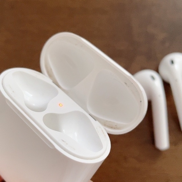 Apple(アップル)のAirPods 第一世代 スマホ/家電/カメラのオーディオ機器(ヘッドフォン/イヤフォン)の商品写真