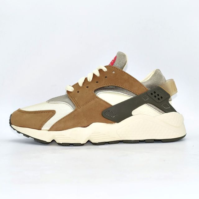 STUSSY 21ss NIKE AIR HUARACHE LE DESERT