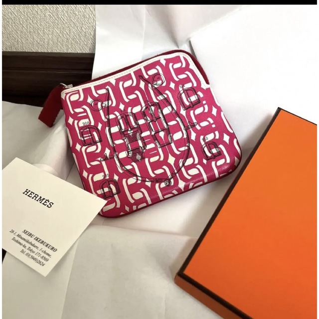 Hermes(エルメス)のエルメス　カレ　新品　お札　クレジット  カード ポケット バッグ レディースのファッション小物(財布)の商品写真