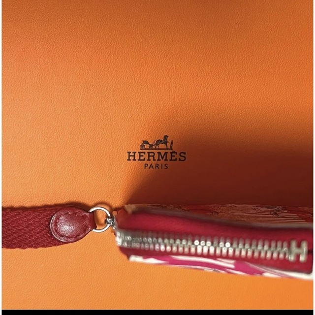 Hermes(エルメス)のエルメス　カレ　新品　お札　クレジット  カード ポケット バッグ レディースのファッション小物(財布)の商品写真