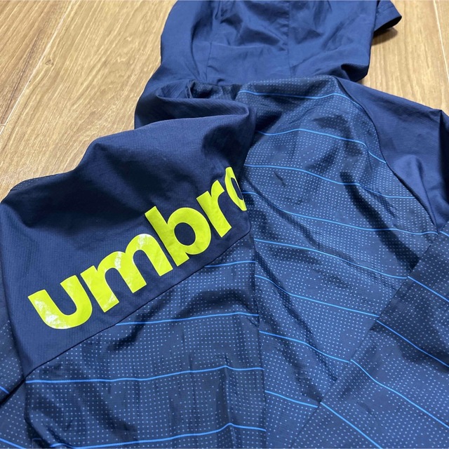 UMBRO(アンブロ)のアンブロ　ウインドブレーカー150 スポーツ/アウトドアのサッカー/フットサル(ウェア)の商品写真