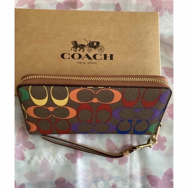 COACH(コーチ)のCOACH コーチ　長財布　レインボー　シグネチャー　新品　アウトレット　 レディースのファッション小物(財布)の商品写真