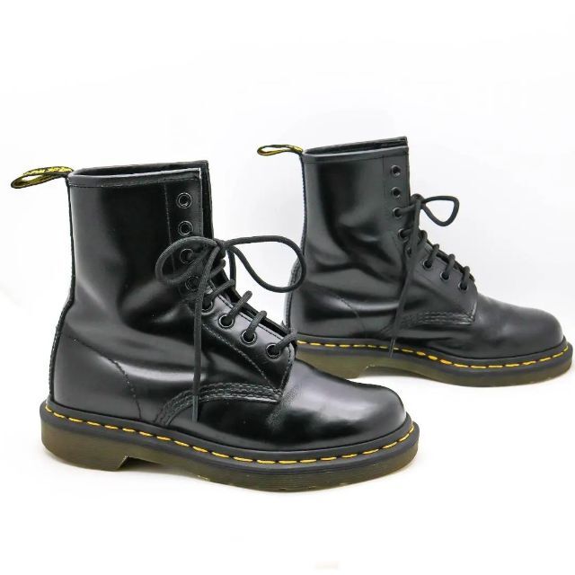 Dr.Martens(ドクターマーチン)の《人気》DR. MARTENS ブラック レースアップ アンクルブーツ 22 レディースの靴/シューズ(ブーツ)の商品写真