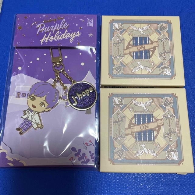 防弾少年団(BTS)(ボウダンショウネンダン)のtinytan purple holidays KEYRING J-hope エンタメ/ホビーのCD(K-POP/アジア)の商品写真