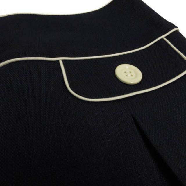 MISCH MASCH(ミッシュマッシュ)のミッシュマッシュ スカート 台形 タック ひざ丈 日本製 紺 オフ白 38 レディースのスカート(ひざ丈スカート)の商品写真