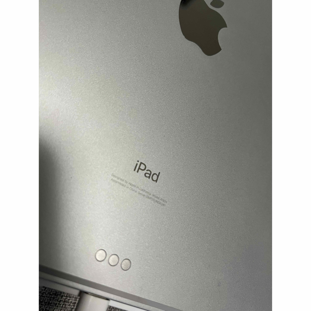 iPad pro(11インチ)  64GB  ＊ジャンク品 スマホ/家電/カメラのPC/タブレット(タブレット)の商品写真