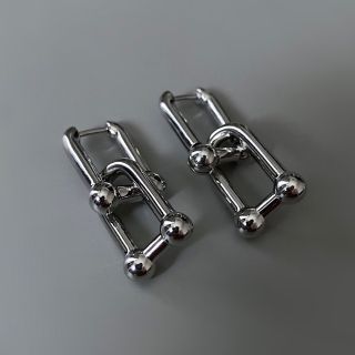 アリシアスタン(ALEXIA STAM)のSquare chain silver pierce No.191(ピアス)