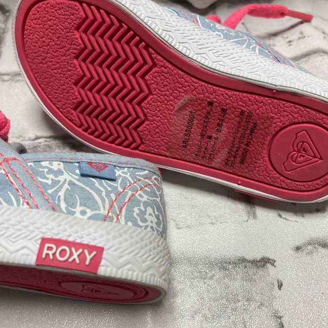 Roxy(ロキシー)の美品　ROXY キッズスニーカー　14cm キッズ/ベビー/マタニティのベビー靴/シューズ(~14cm)(スニーカー)の商品写真