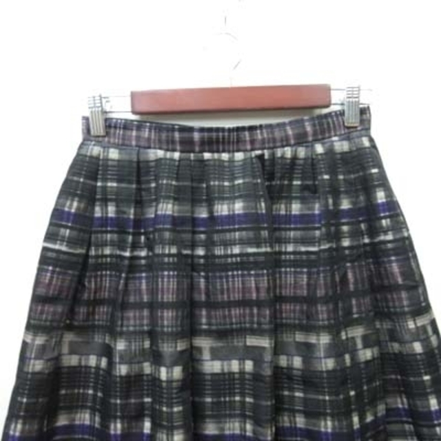 Ballsey(ボールジィ)のボールジー トゥモローランド フレアスカート ひざ丈 チェック 36 黒 紫  レディースのスカート(ひざ丈スカート)の商品写真