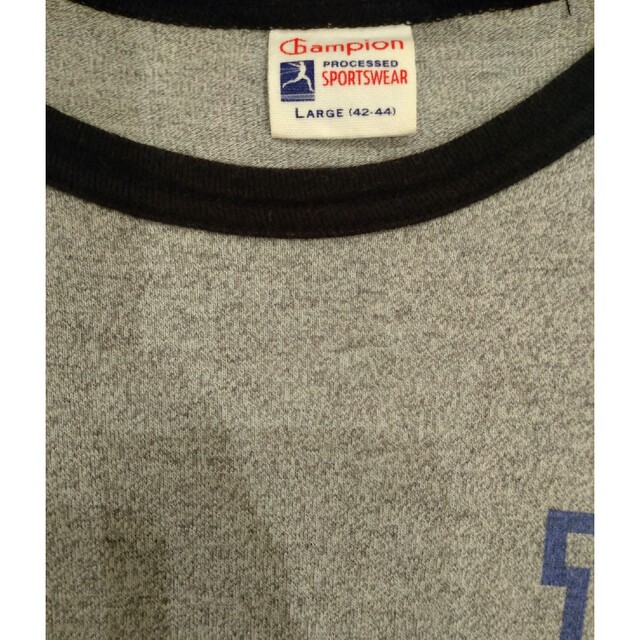 Champion(チャンピオン)のチャンピオン　グレー　黒　Ｌ メンズのトップス(Tシャツ/カットソー(半袖/袖なし))の商品写真