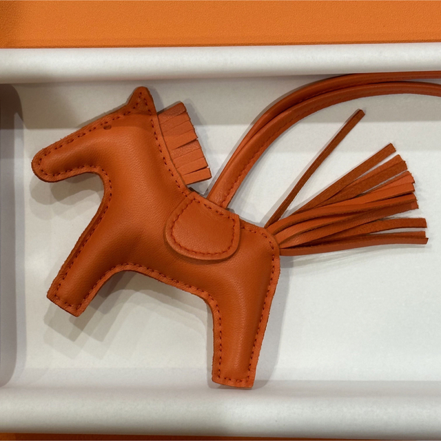 宅配 Hermes - オレンジポピー pm チャーム ロデオ エルメス HERMES