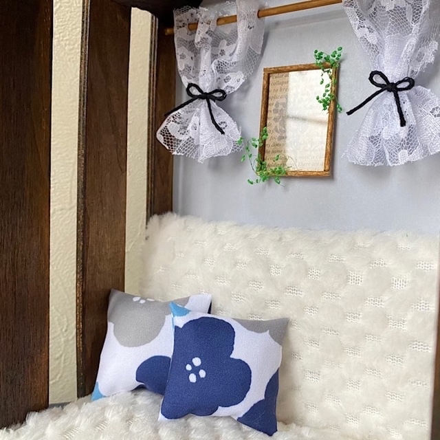 木製ソファーBOX  ハンドメイド　ドールハウス　ミニチュア家具　ミニチュア雑貨 ハンドメイドのおもちゃ(ミニチュア)の商品写真