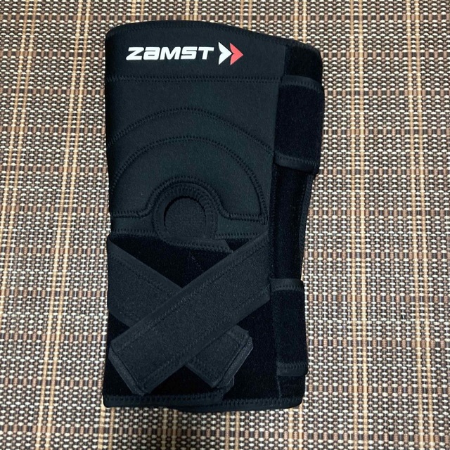 ZAMST(ザムスト)の新品 ザムスト  膝サポーター ZK-7  Lサイズ 左右兼用　ZAMST スポーツ/アウトドアのスポーツ/アウトドア その他(バスケットボール)の商品写真