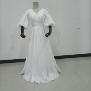 素敵なドレス バックレス オフホワイト /ブラック Aライン 短トレーン ドロッ(ウェディングドレス)