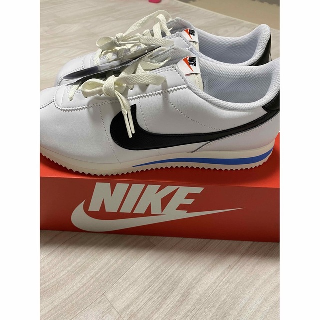 NIKE(ナイキ)のナイキ コルテッツ Nike Cortez ホワイト&ブラック 27.5cm メンズの靴/シューズ(スニーカー)の商品写真