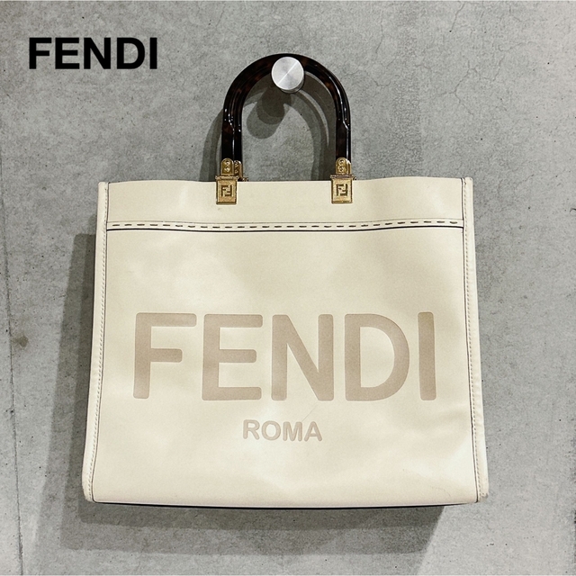(税込) FENDI - レザーショッパー ミディアム ホワイト サンシャイン フェンディ FENDI ハンドバッグ (税込) FENDI - レザーショッパー ミディアム ホワイト サンシャイン フェンディ FENDI ハンドバッグ