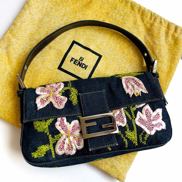 当店の記念日 刺繍 ハンドバッグ マンマバケット 【美品】フェンディ