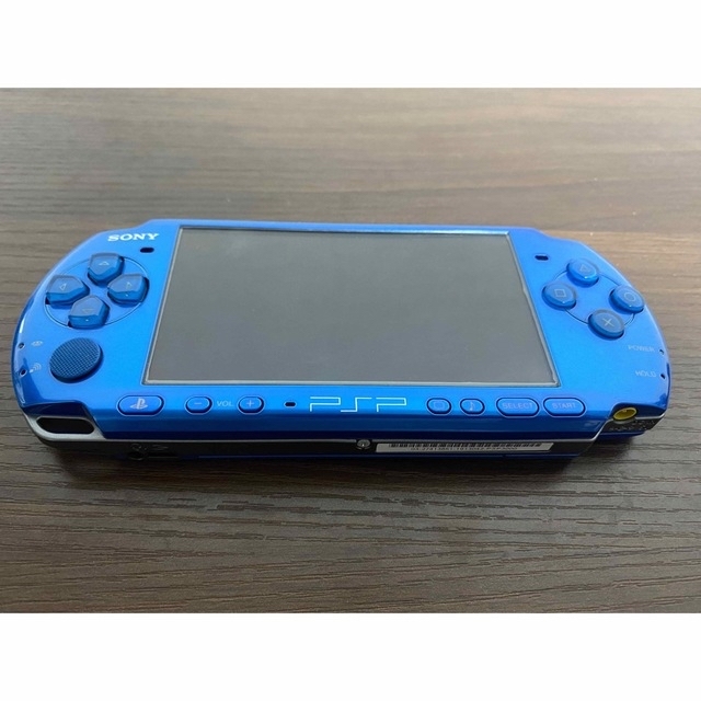 PlayStation Portable(プレイステーションポータブル)のPSP本体ブルー　バッテリー・メモリースティックなし エンタメ/ホビーのゲームソフト/ゲーム機本体(携帯用ゲーム機本体)の商品写真