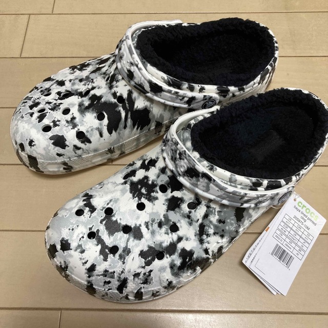 crocs(クロックス)の新品 29㎝ クロックス バヤ ラインド プリンテッド クロッグ ボア付き メンズの靴/シューズ(サンダル)の商品写真