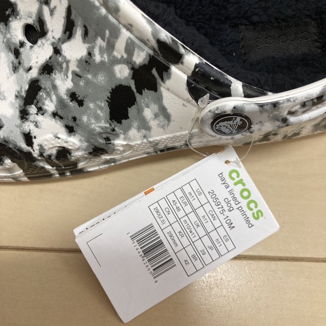 crocs(クロックス)の新品 29㎝ クロックス バヤ ラインド プリンテッド クロッグ ボア付き メンズの靴/シューズ(サンダル)の商品写真