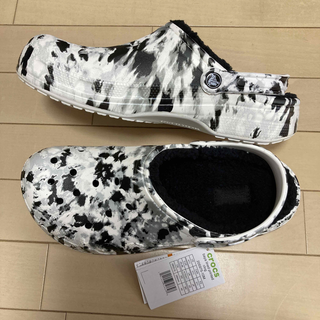 crocs(クロックス)の新品 29㎝ クロックス バヤ ラインド プリンテッド クロッグ ボア付き メンズの靴/シューズ(サンダル)の商品写真