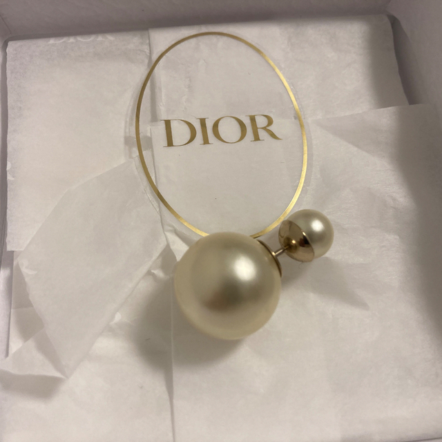 Christian Dior(クリスチャンディオール)の最終価格　Dior トライバルパールピアス レディースのアクセサリー(ピアス)の商品写真