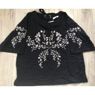 グレイル(GRL)のタグ付き後ろリボン半袖花柄Tシャツブラック(Tシャツ(半袖/袖なし))