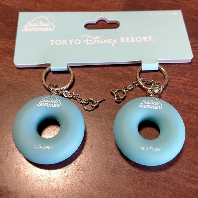 Disney(ディズニー)のスイスイサマーキーチェーン2種セット エンタメ/ホビーのアニメグッズ(キーホルダー)の商品写真