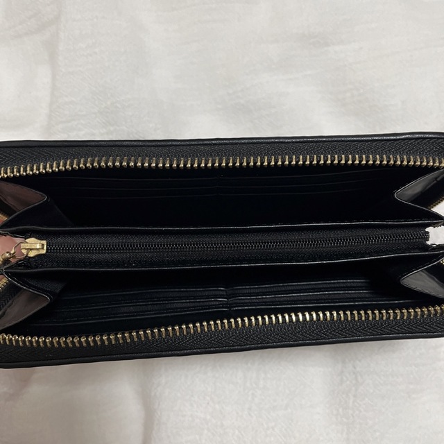 MARY QUANT(マリークワント)のMARY QUANT 長財布　キルティングエナメルデイジー　ブラック レディースのファッション小物(財布)の商品写真