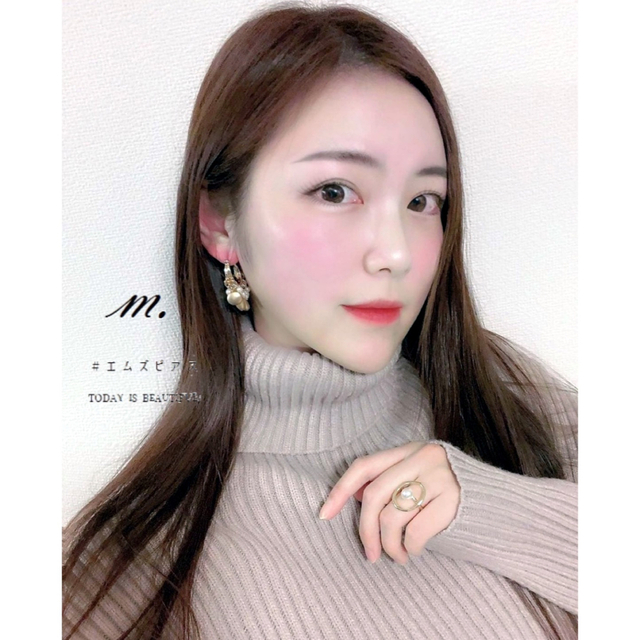 Mila Owen(ミラオーウェン)の【NEW】新品インポート♡小ぶり フープ ゴールド ジャラジャラ ピアス レディースのアクセサリー(ピアス)の商品写真