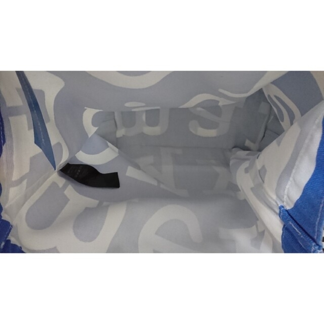 marimekko(マリメッコ)のマリメッコ アーケラ ロゴ トートバッグ ライトブルー ホワイト レディースのバッグ(トートバッグ)の商品写真