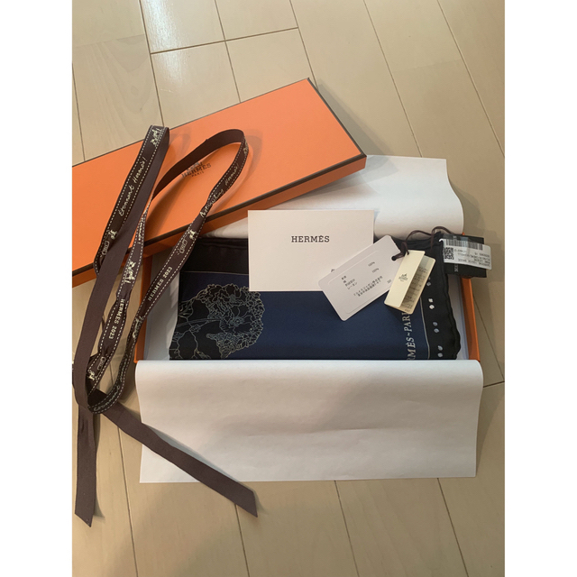 Hermes(エルメス)の新品未使用　HERMESガヴロッシュ45 レディースのファッション小物(バンダナ/スカーフ)の商品写真